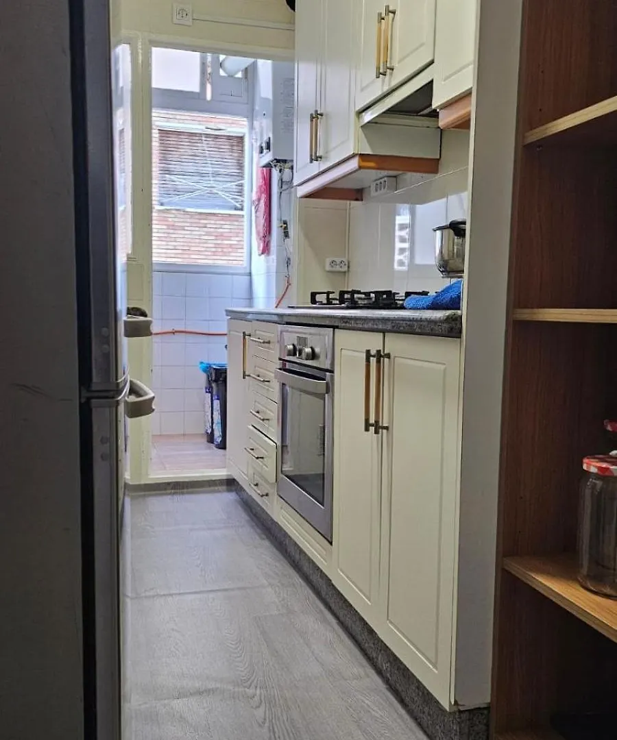 Habitacion Privada Centro Malaga Cerca Tren Maria Zambrano Y Playa Muy Buena Conexion Wifi Homestay