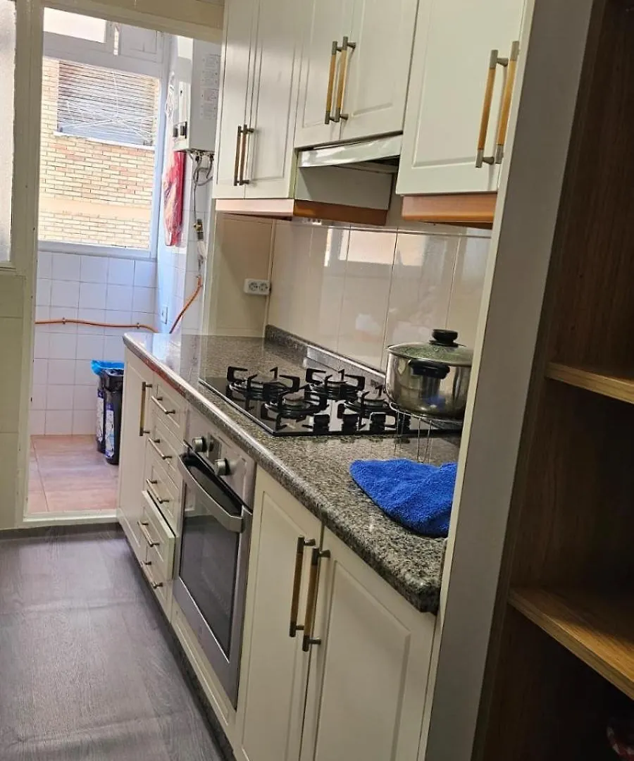 Habitacion Privada Centro Malaga Cerca Tren Maria Zambrano Y Playa Muy Buena Conexion Wifi