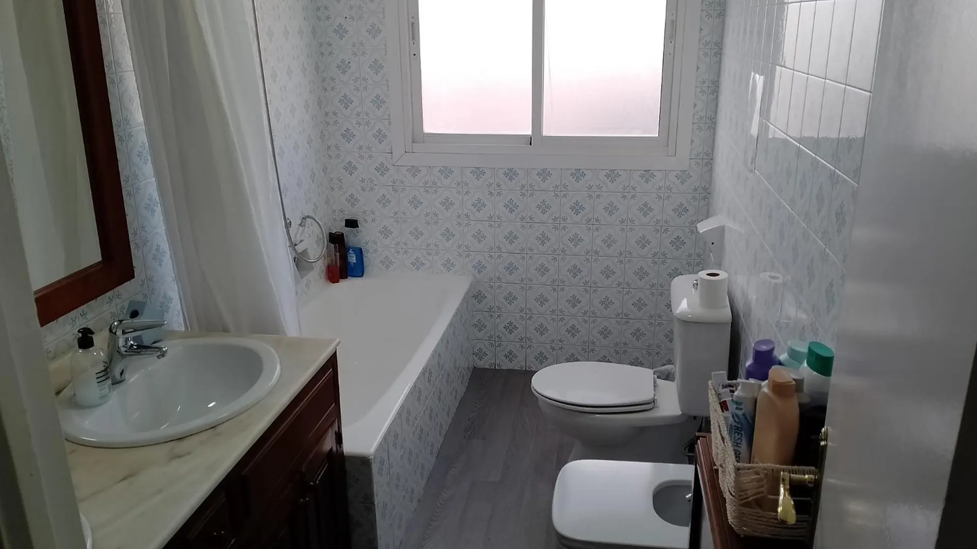 Habitacion Privada Centro Malaga Cerca Tren Maria Zambrano Y Playa Muy Buena Conexion Wifi Homestay