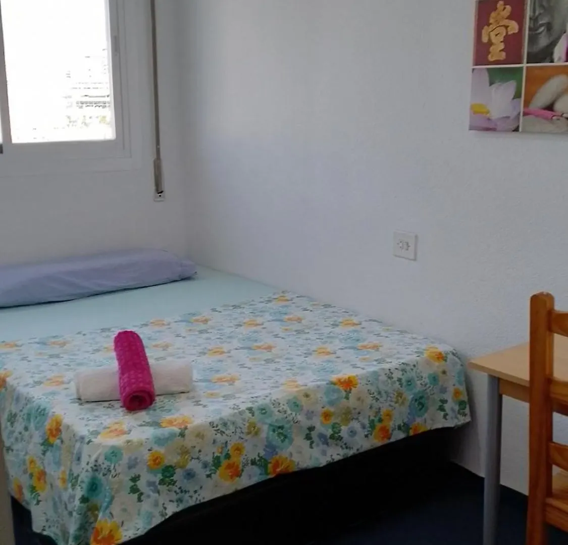 Habitacion Privada Centro Malaga Cerca Tren Maria Zambrano Y Playa Muy Buena Conexion Wifi Kwatera prywatna