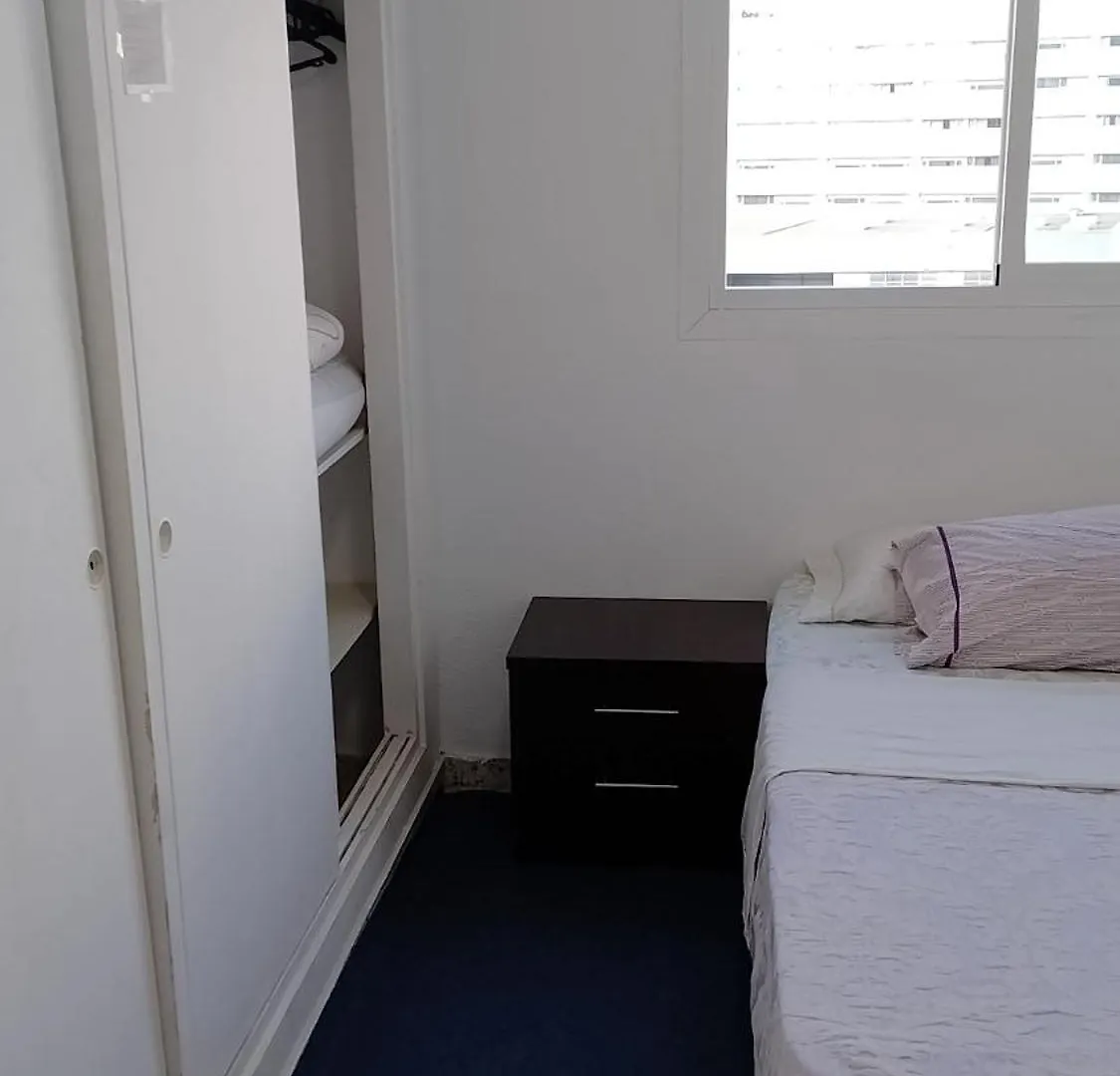 Habitacion Privada Centro Malaga Cerca Tren Maria Zambrano Y Playa Muy Buena Conexion Wifi Kwatera prywatna